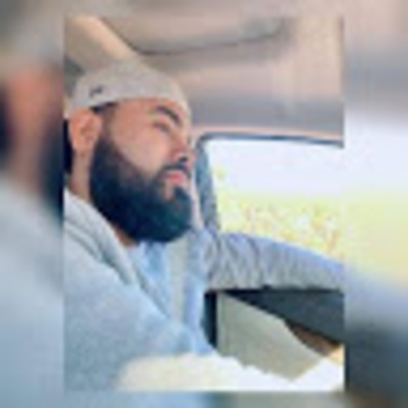 Meet your Posher, Carlos - Picture 1 of 1